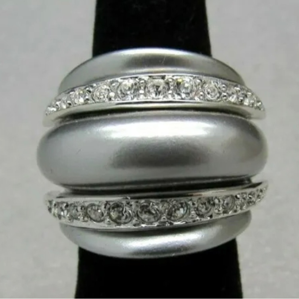 Kenneth Jay Lane 14K White Gold Over GRAY Resin Basilica Ring Size 6